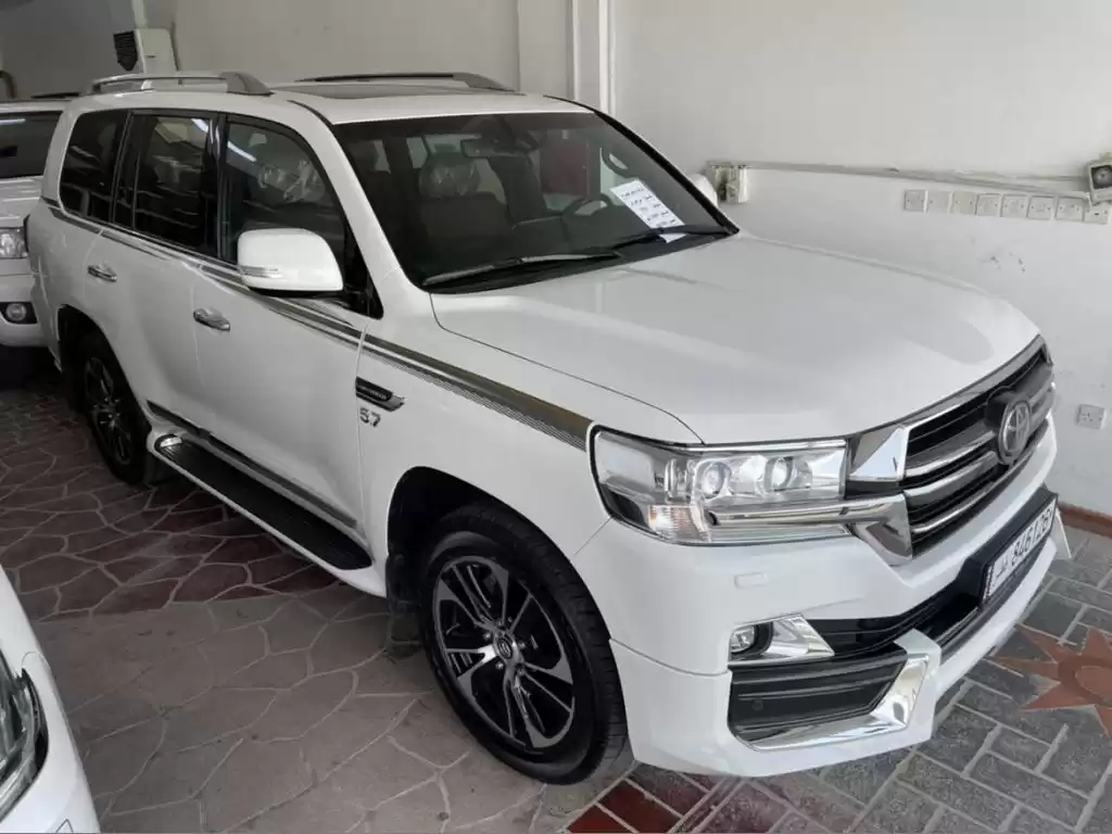 Used Toyota Land Cruiser For Sale in Doha #13181 - 1  image 
